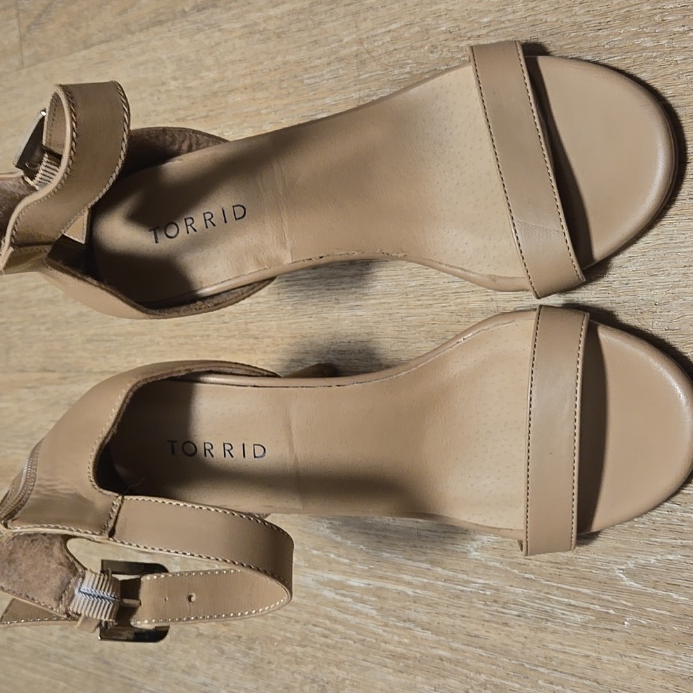 Tan heels